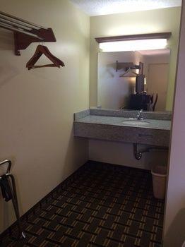 Hospitality Inn Bowmansville 外观 照片