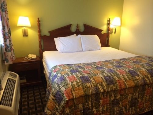 Hospitality Inn Bowmansville 外观 照片